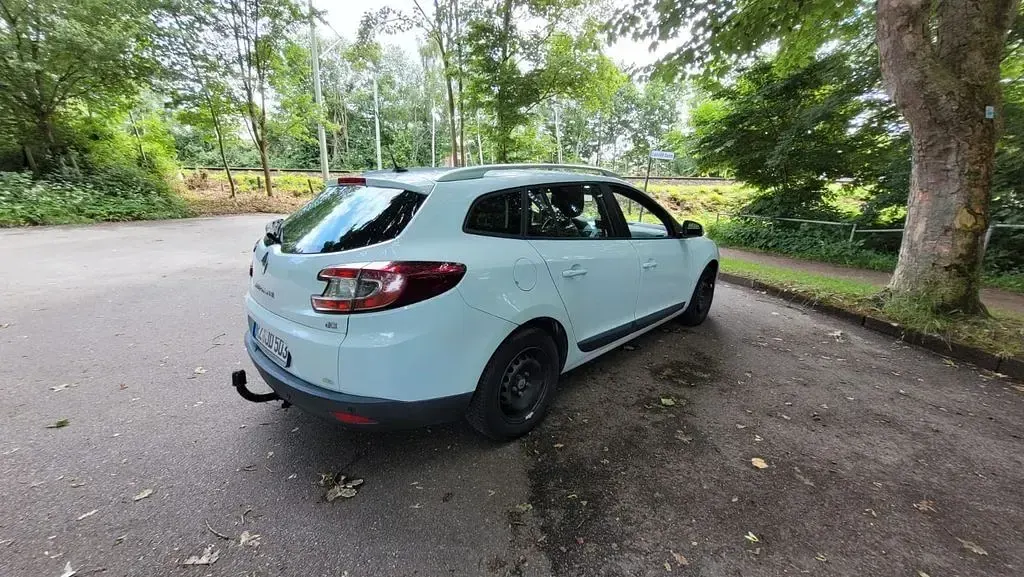 Gebraucht Renault Mégane LIMITED 110 PS (80 kW) 2014 Weiß Limousine