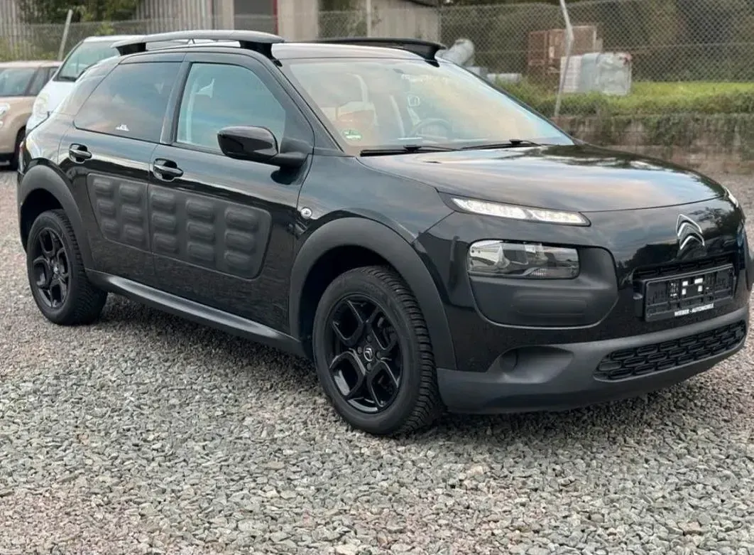 Gebraucht Citroën C4 Cactus 86 PS (63 kW) 2015 Schwarz Kleinwagen