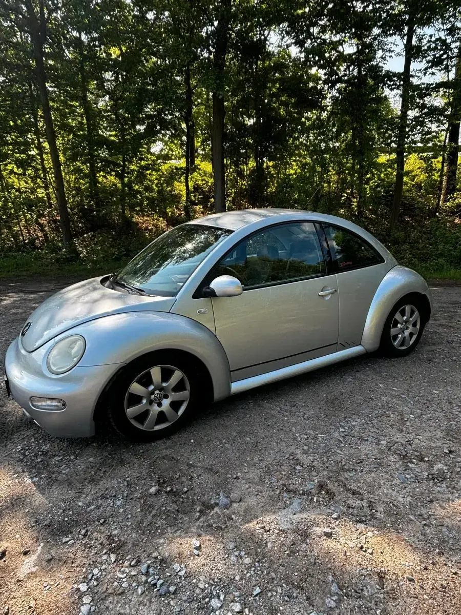 Gebraucht VW Beetle 102 PS (75 kW) 2002 Silber Kleinwagen