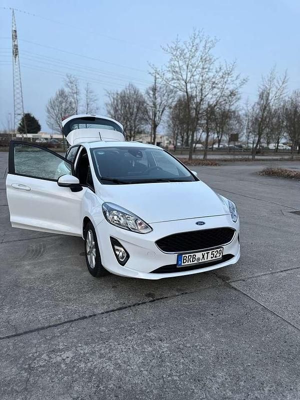 Gebraucht Ford Fiesta Cool & Connect 86 PS (63 kW) 2019 Weiß Kleinwagen