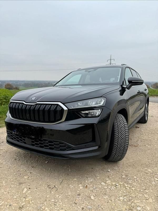 Schwarz Gebraucht 2024 Skoda Kodiaq Selection SUV | 37.000 € (Guter Preis) - Bild 1/4