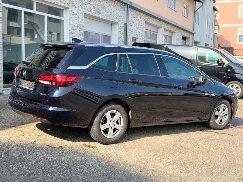 Gebraucht Opel Astra 125 PS (91 kW) 2018 Schwarz Kombi