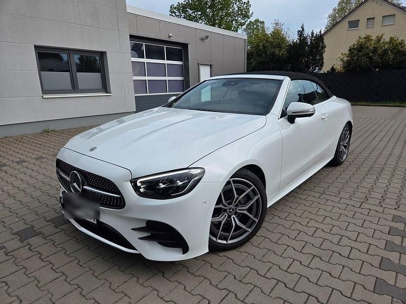Weiß Gebraucht 2023 Mercedes E220 AMG Cabrio | 54.000 € (Teuer) - Bild 1/4