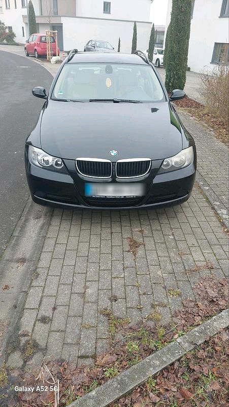 Schwarz Gebraucht 2006 BMW 320 Kombi | 2.390 € (Guter Preis) - Bild 1/4