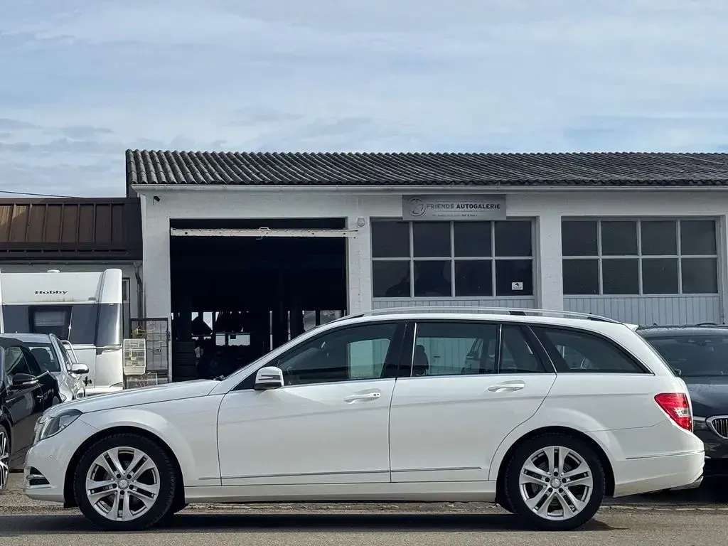 Gebraucht Mercedes C220 Avantgarde 170 PS (125 kW) 2014 Weiß Limousine