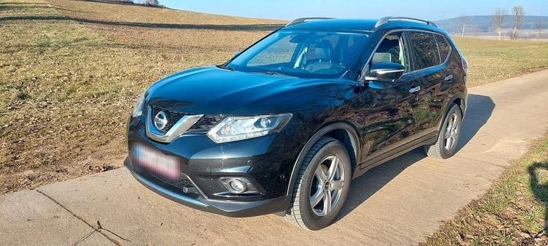 Schwarz Gebraucht 2016 Nissan X-Trail Tekna SUV | 12.500 € (Guter Preis) - Bild 1/4