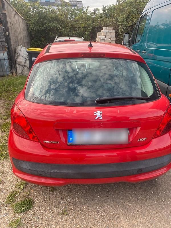 Rot Gebraucht 2009 Peugeot 207 Kleinwagen | 1.850 € - Bild 1/4