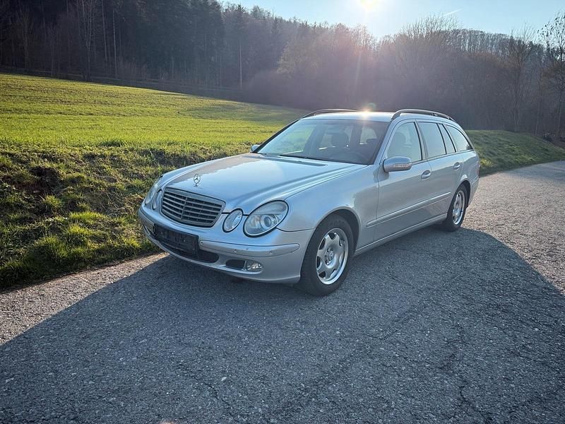 Gebraucht Mercedes E270 177 PS (130 kW) 2004 Silber Kombi