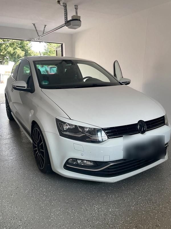 Weiß Gebraucht 2016 VW Polo LOUNGE Kleinwagen | 5.500 € (Guter Preis) - Bild 1/4