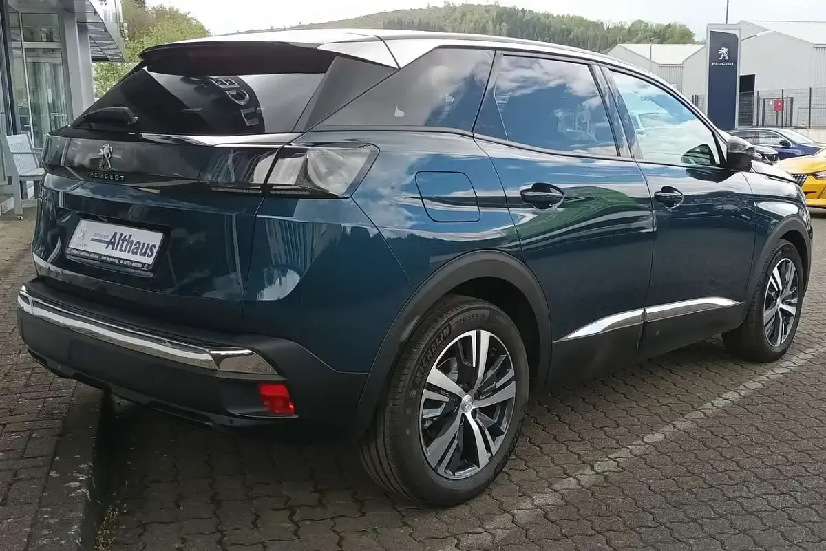 Gebraucht Peugeot 3008 Allure 131 PS (96 kW) 2024 Blau celebes/metallic SUV