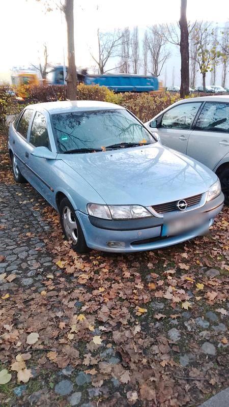Blau Gebraucht 1997 Opel Vectra Kombi | 599 € (Fairer Preis) - Bild 1/3