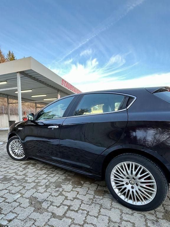 Gebraucht Alfa Romeo Giulietta Turismo 170 PS (125 kW) 2012 Schwarz Limousine