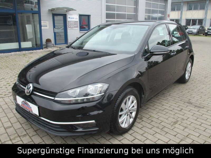 Schwarz Gebraucht 2017 VW Golf VII Comfortline Limousine | 13.900 € (Fairer Preis) - Bild 1/4