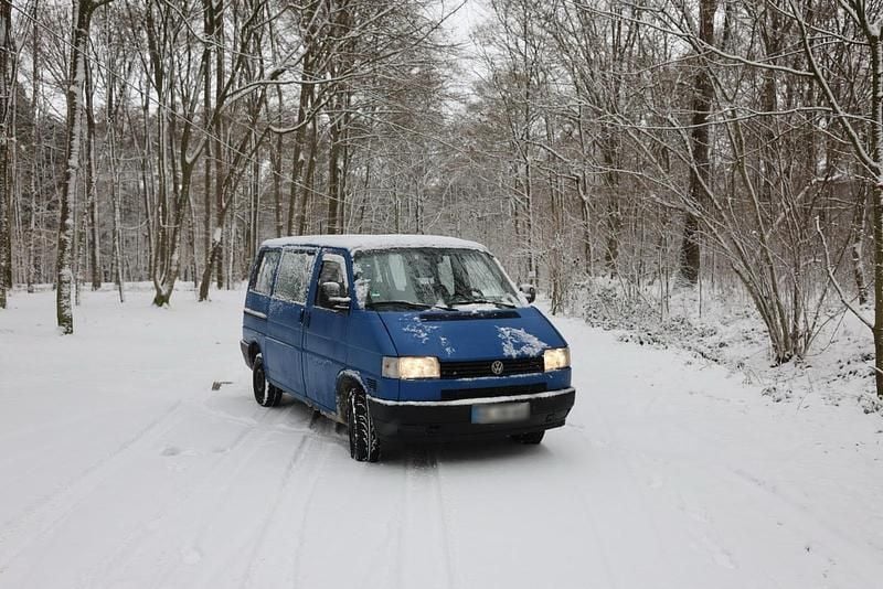 Second-hand VW T4 78 CP (57 kW) 1995 Albastru Van