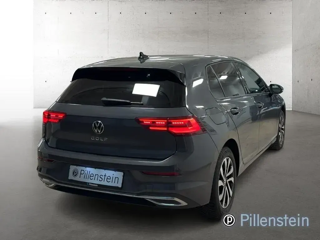 Brugt VW Golf VIII Active 150 HK (110 kW) 2023 Grå Sedan