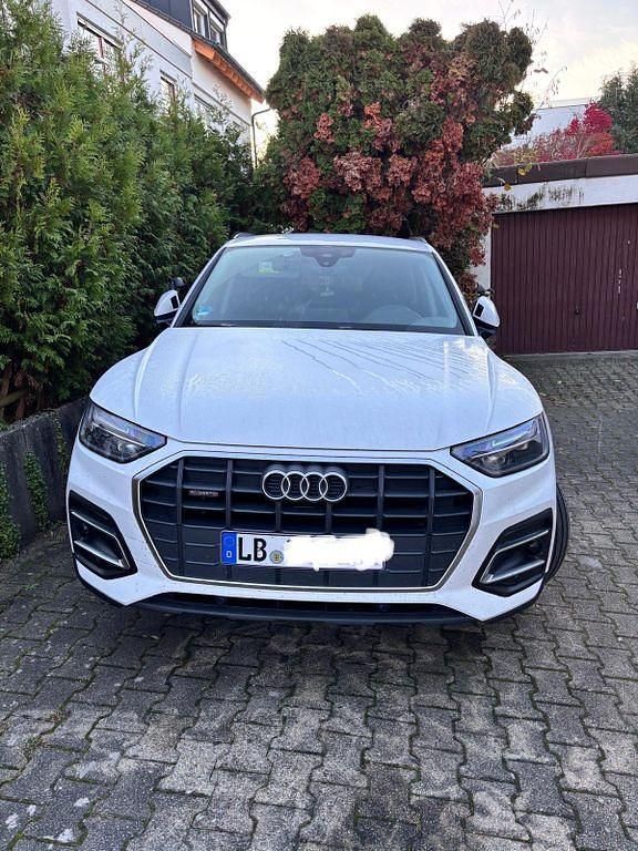 Weiß Gebraucht 2024 Audi Q5 Ambiente SUV | 44.500 € (Fairer Preis) - Bild 1/4
