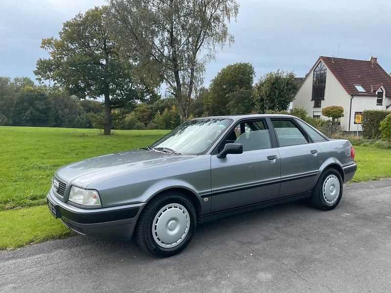 Grau Gebraucht 1993 Audi 80 Limousine | 5.000 € - Bild 1/4