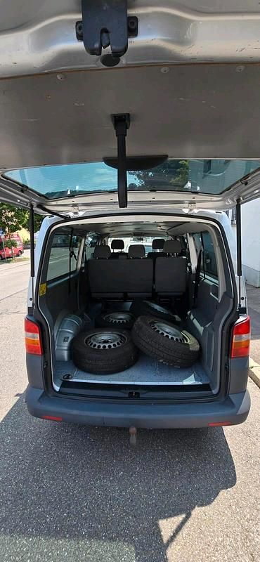 Second-hand VW Transporter 130 CP (95 kW) 2008 Argintiu Van