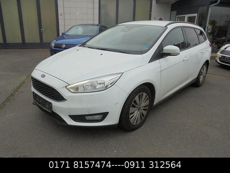 Weiß Gebraucht 2017 Ford Focus Business Edition Limousine | 5.300 € (Superpreis) - Bild 1/4