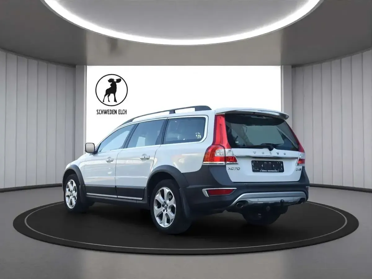 Gebraucht Volvo XC70 Summum 181 PS (133 kW) 2016 Weiß Kombi