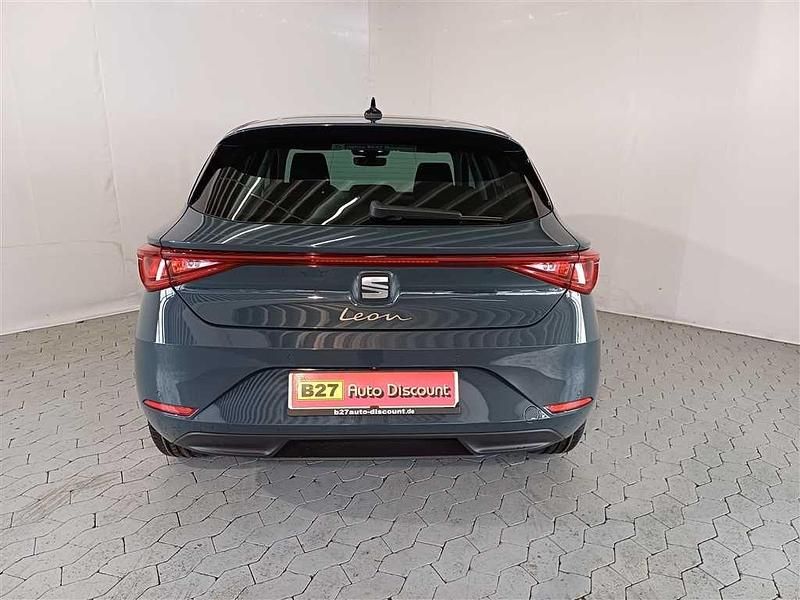 Neu Seat Leon 116 PS (85 kW) 2025 Fjord blau Limousine