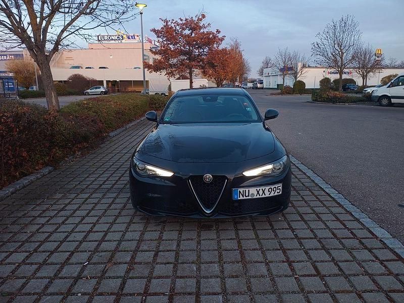 Gebraucht Alfa Romeo Giulia 179 PS (131 kW) 2016 Schwarz Limousine