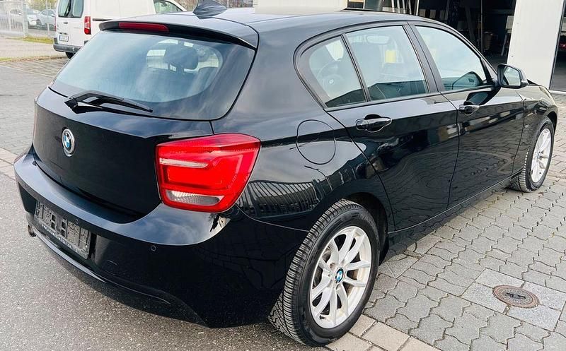 Gebraucht BMW 118 Sport Line 143 PS (105 kW) 2013 Schwarz Kleinwagen