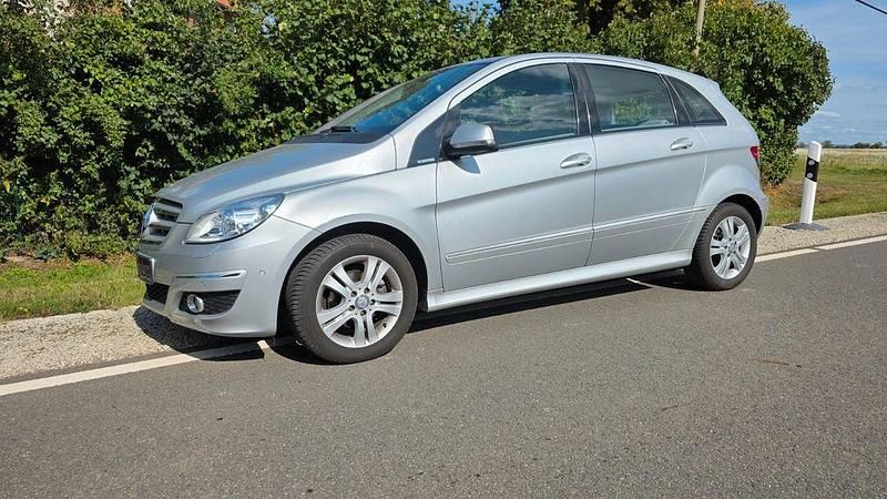 Silber Gebraucht 2008 Mercedes B170 Van / Kleinbus | 6.990 € (Fairer Preis) - Bild 1/4