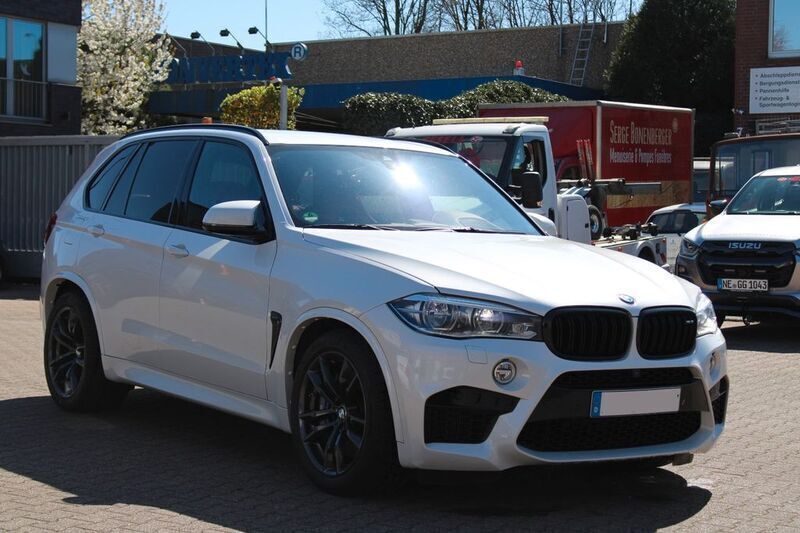Weiß Gebraucht 2015 BMW X5 M Performance SUV | 42.900 € - Bild 1/4
