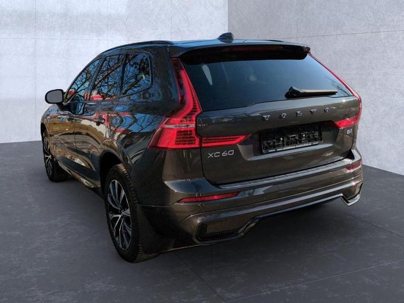 Gebraucht Volvo XC60 Plus 197 PS (144 kW) 2024 Platinum grey / (metallic) SUV