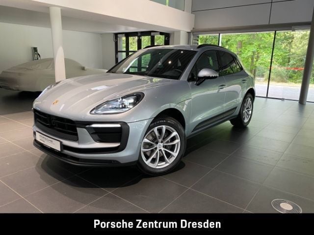 Dolomitsilbermetallic Gebraucht 2022 Porsche Macan SUV | 66.800 € (Guter Preis) - Bild 1/4