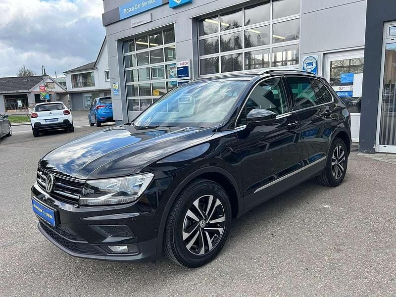 Gebraucht VW Tiguan IQ Drive 150 PS (110 kW) 2019 Deep black perleffekt SUV