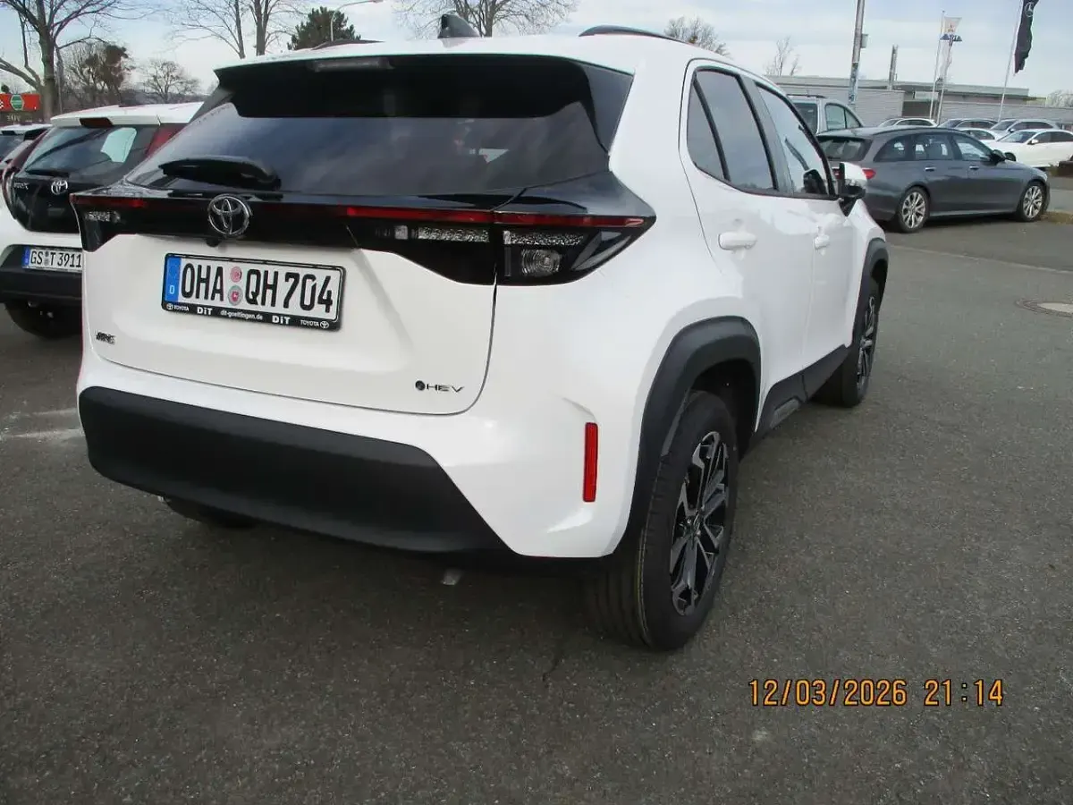 Gebraucht Toyota Yaris Cross 131 PS (96 kW) 2026 Super white 2 SUV