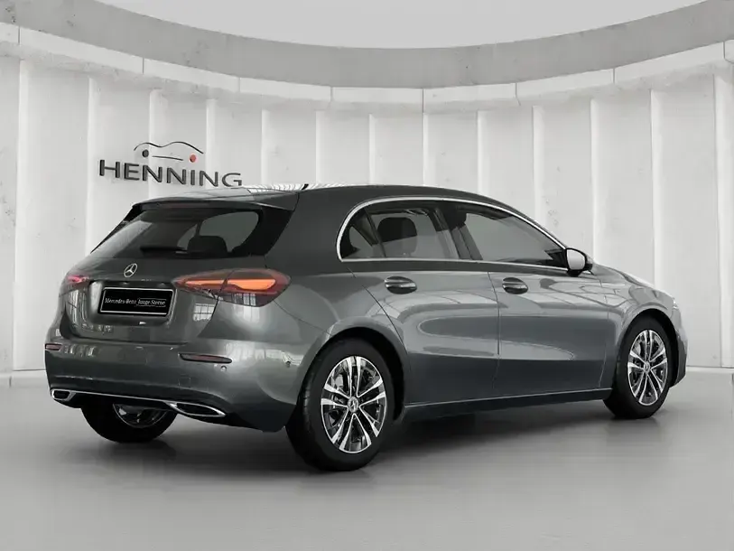 Gebraucht Mercedes A180 Progressive 136 PS (100 kW) 2024 lack mountaingrau Limousine