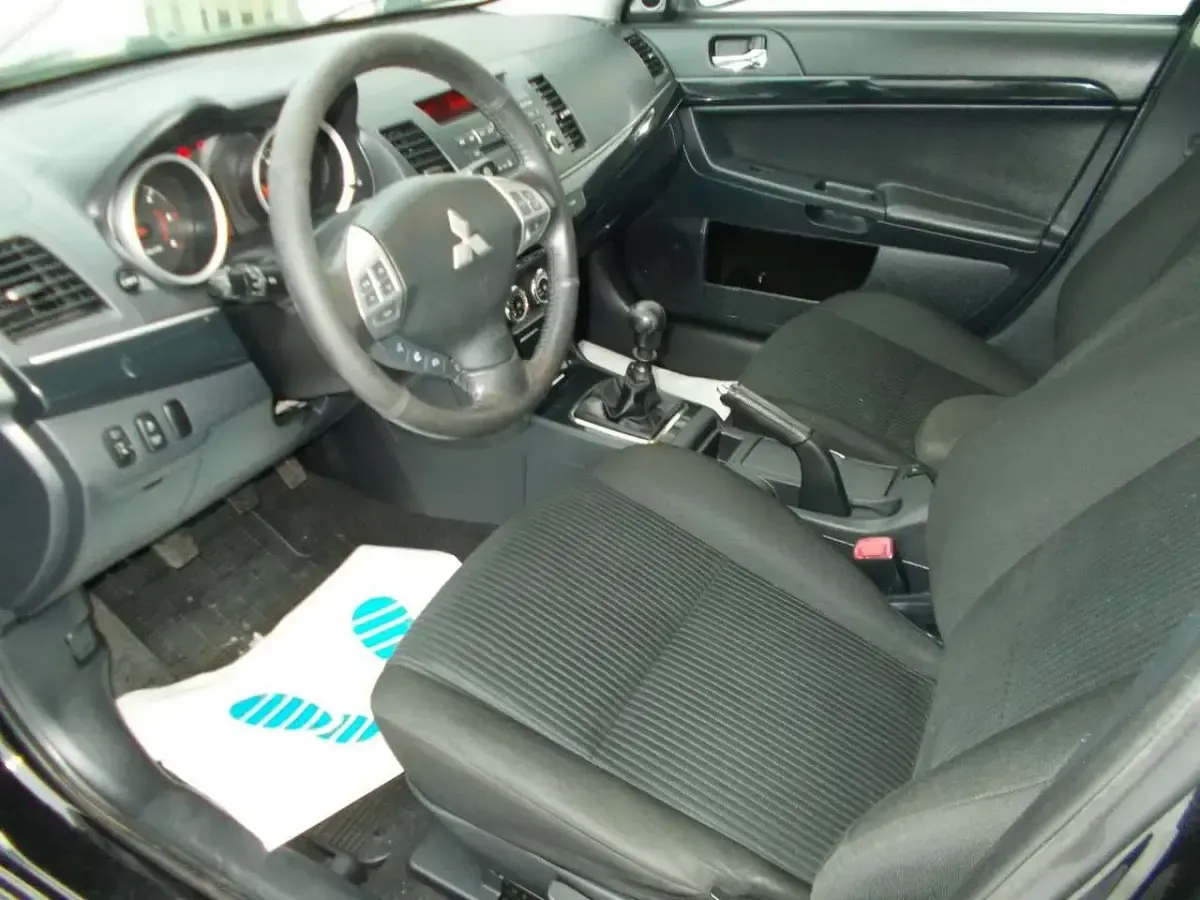 Gebraucht Mitsubishi Lancer Sportback Intense 150 PS (110 kW) 2011 Schwarz Limousine