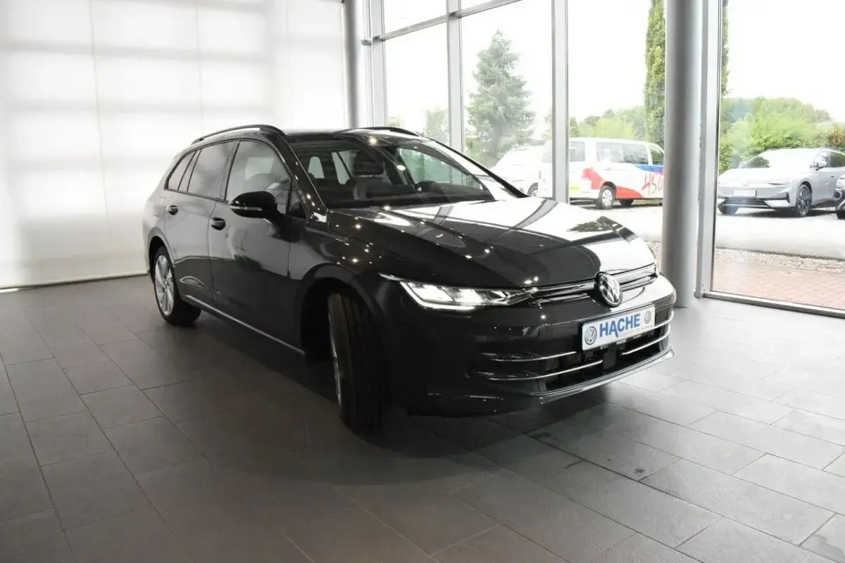 Neu VW Golf VIII 150 PS (110 kW) 2026 Delfingrau Kombi
