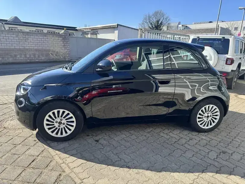 Gebraucht Fiat 500e Basis 86 kW (118 PS) 2023 Schwarz Limousine