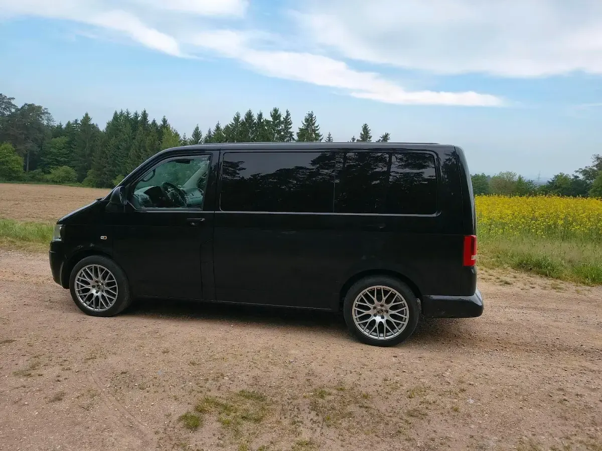 Gebraucht VW T5 102 PS (75 kW) 2013 Schwarz Van