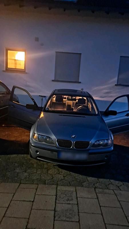 Gebraucht BMW 318 140 PS (102 kW) 2004 Silber Limousine