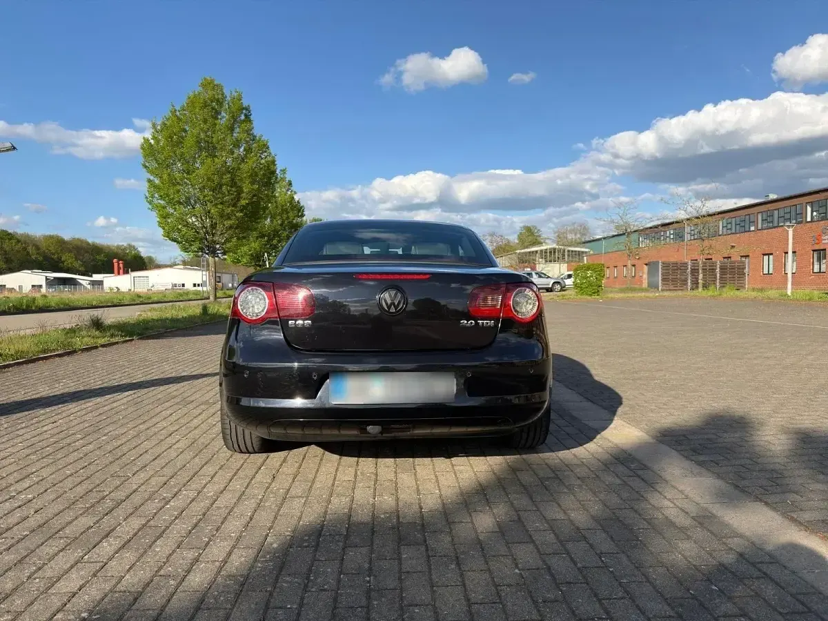Second-hand VW Eos 140 CP (102 kW) 2008 Negru Cabrio