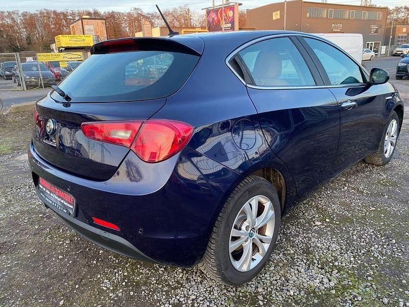 Gebraucht Alfa Romeo Giulietta Turismo 120 PS (88 kW) 2012 Limousine