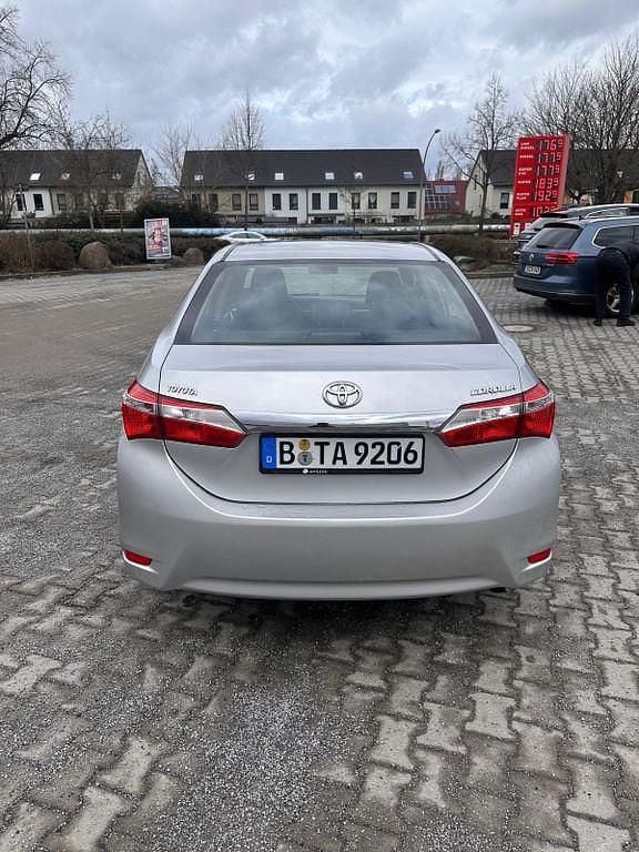 Gebraucht Toyota Corolla Multidrive S 132 PS (97 kW) 2013 Silber Limousine