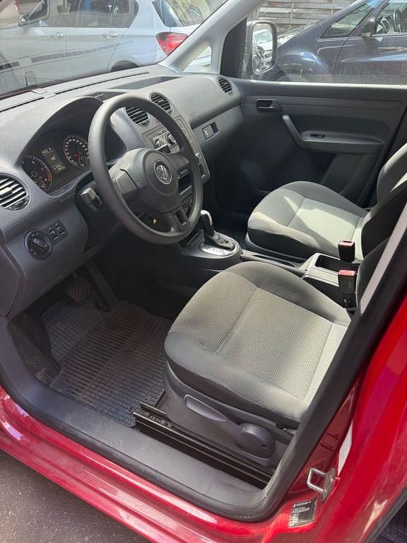 Gebraucht VW Caddy 102 PS (75 kW) 2011 Rot Van / Kleinbus