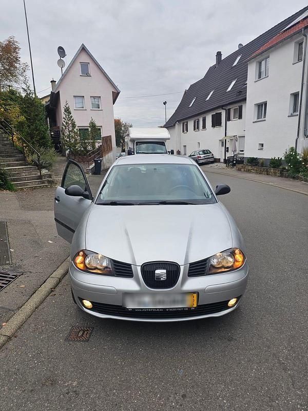 Grau Gebraucht 2005 Seat Ibiza Kleinwagen | 950 € (Guter Preis) - Bild 1/4