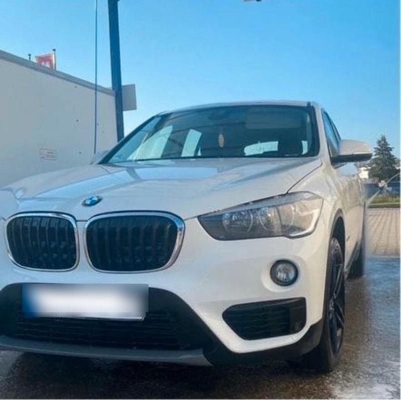 Weiß Gebraucht 2016 BMW X1 Comfort Edition SUV | 15.200 € (Etwas zu teuer) - Bild 1/4