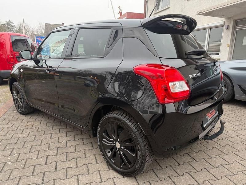 Gebraucht Suzuki Swift Comfort 90 PS (66 kW) 2019 Schwarz Kleinwagen