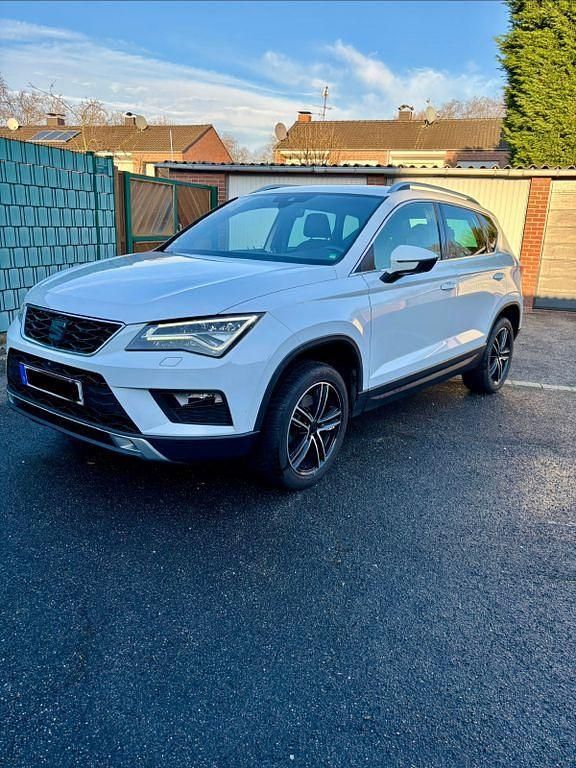 Weiß Gebraucht 2016 Seat Ateca 4Drive SUV | 15.250 € (Fairer Preis) - Bild 1/4