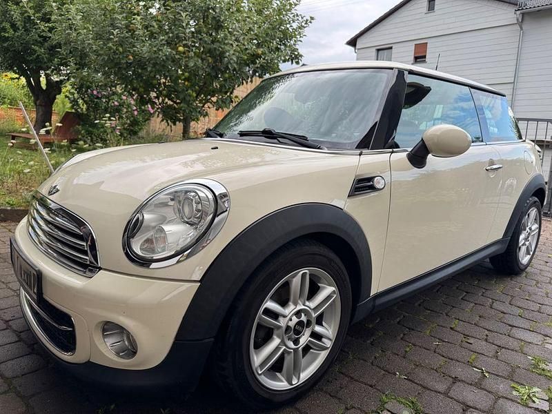 Weiß Gebraucht 2012 Mini Cooper D Kleinwagen | 5.800 € (Fairer Preis) - Bild 1/4