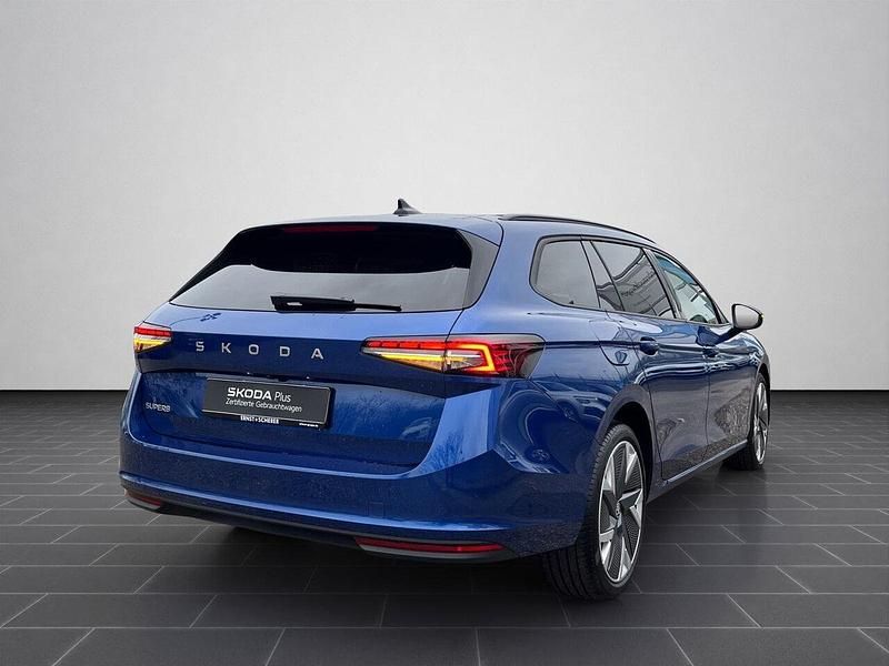 Gebraucht Skoda Superb Selection 150 PS (110 kW) 2025 Atlantikblau metallic (metallic) Limousine