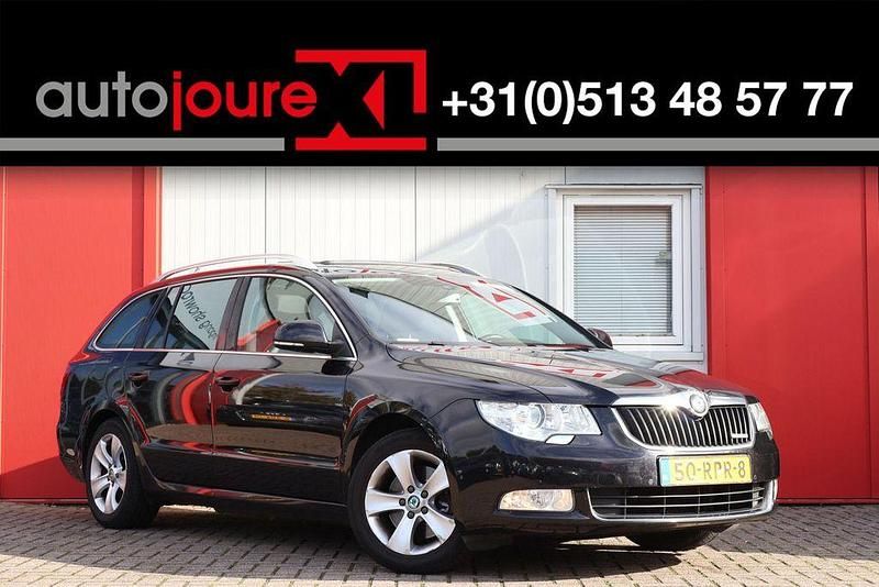 Schwarz Gebraucht 2011 Skoda Superb Business Line Kombi | 3.999 € (Fairer Preis) - Bild 1/4